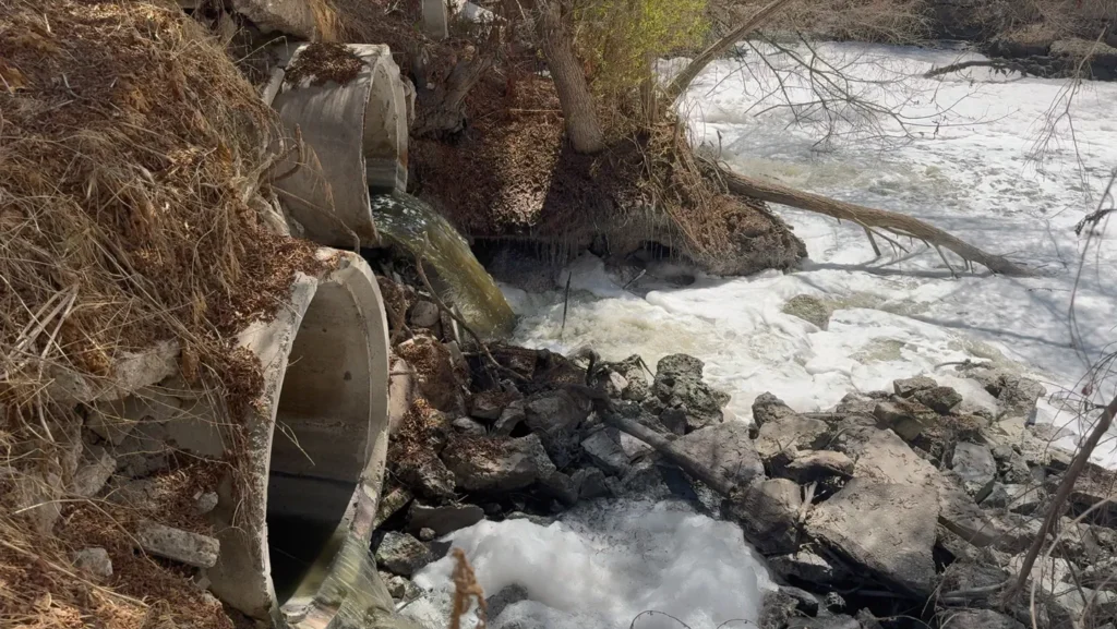 Rivières polluées : la turbulence libère des gaz toxiques