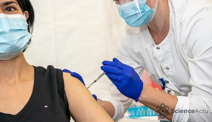 Schéma explicatif du fonctionnement d'un vaccin ARNm et de la réponse immunitaire