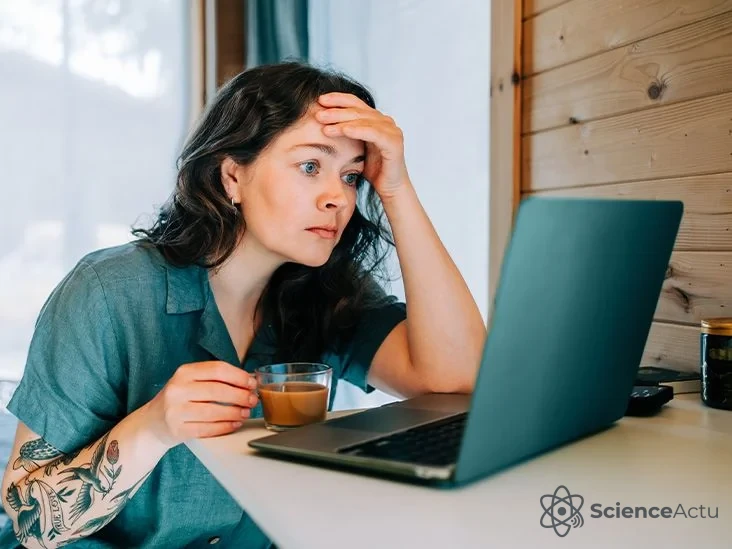 Migraine et Télétravail : Comment Adapter son Environnement Migraine et Télétravail : Comment Adapter son Environnement