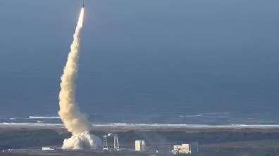 Tir d'essai du missile balistique stratégique M51 depuis le centre DGA Essais de missiles