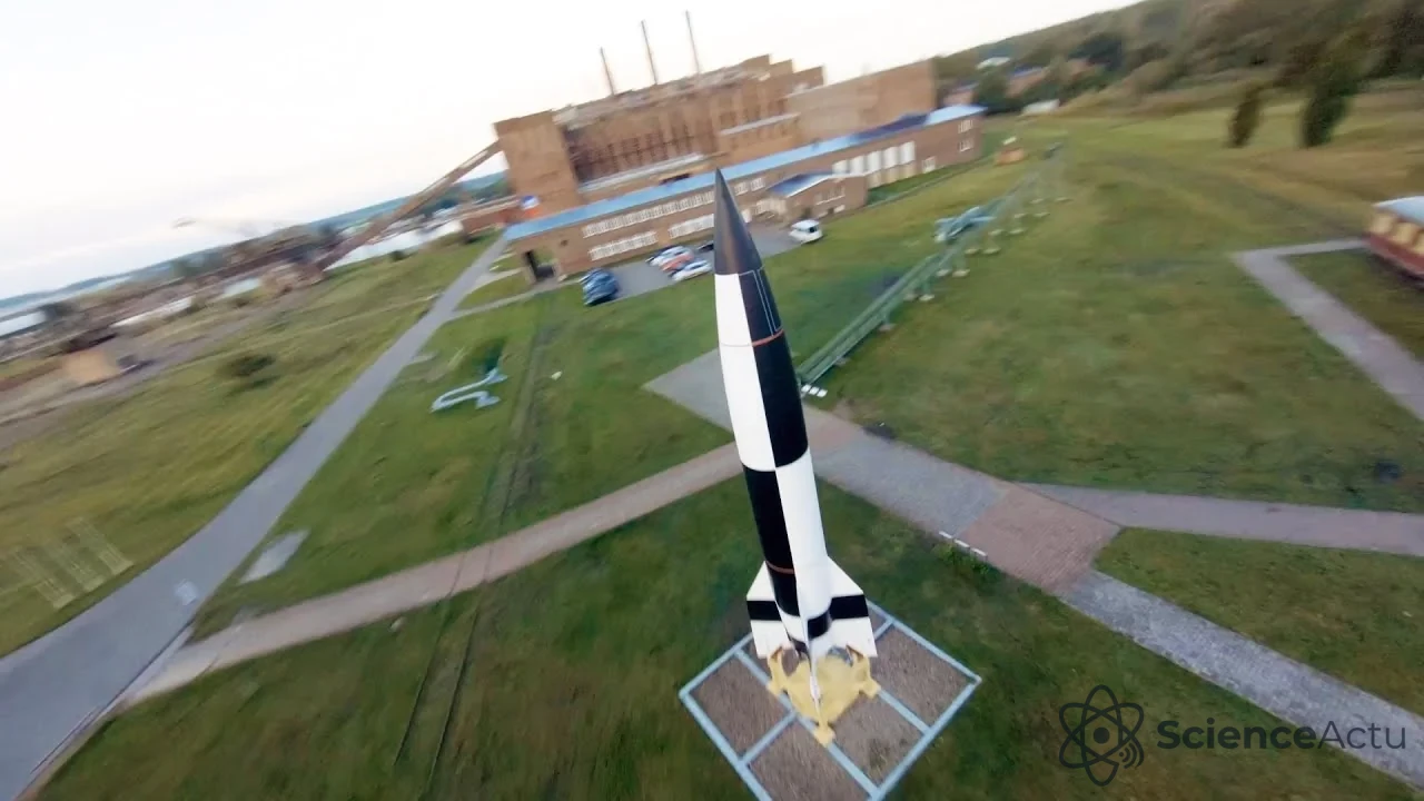 Fusée allemande V-2 sur son site de lancement, ancêtre technologique du missile Scud