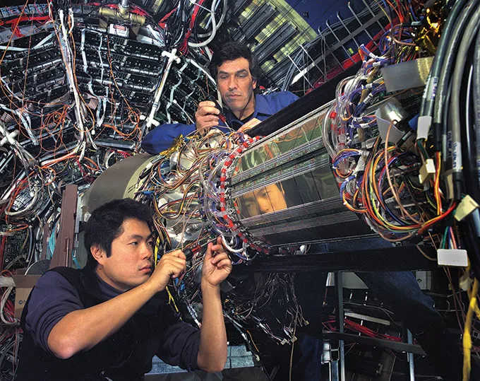 Scientifiques travaillant sur STAR