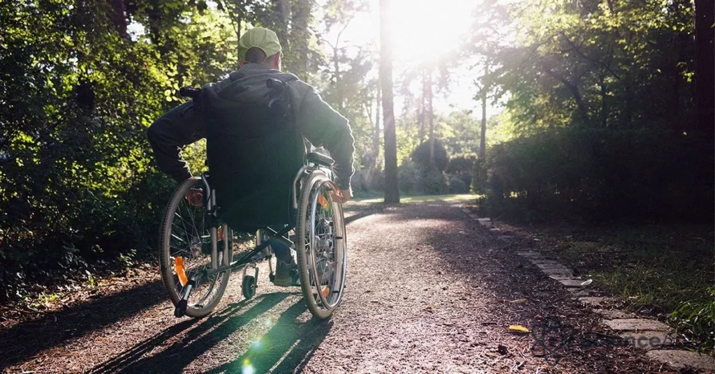 Fauteuil Roulant : Comprendre et Prévenir les Risques de Chute
