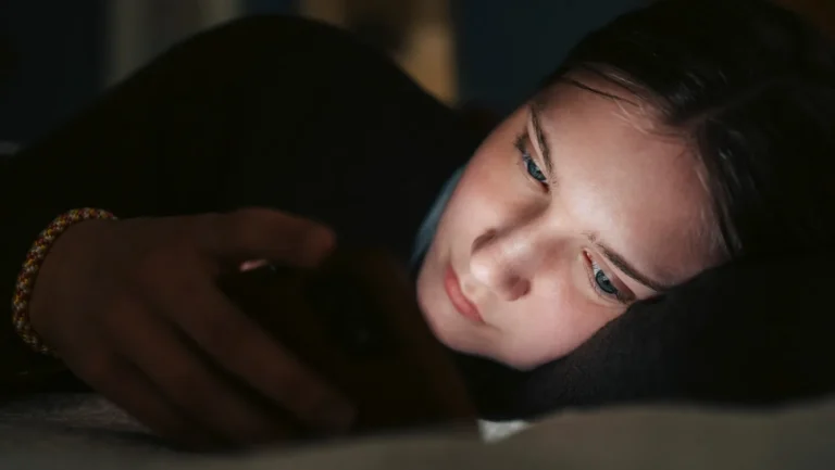 IA et santé mentale : les risques des chatbots pour les ados
