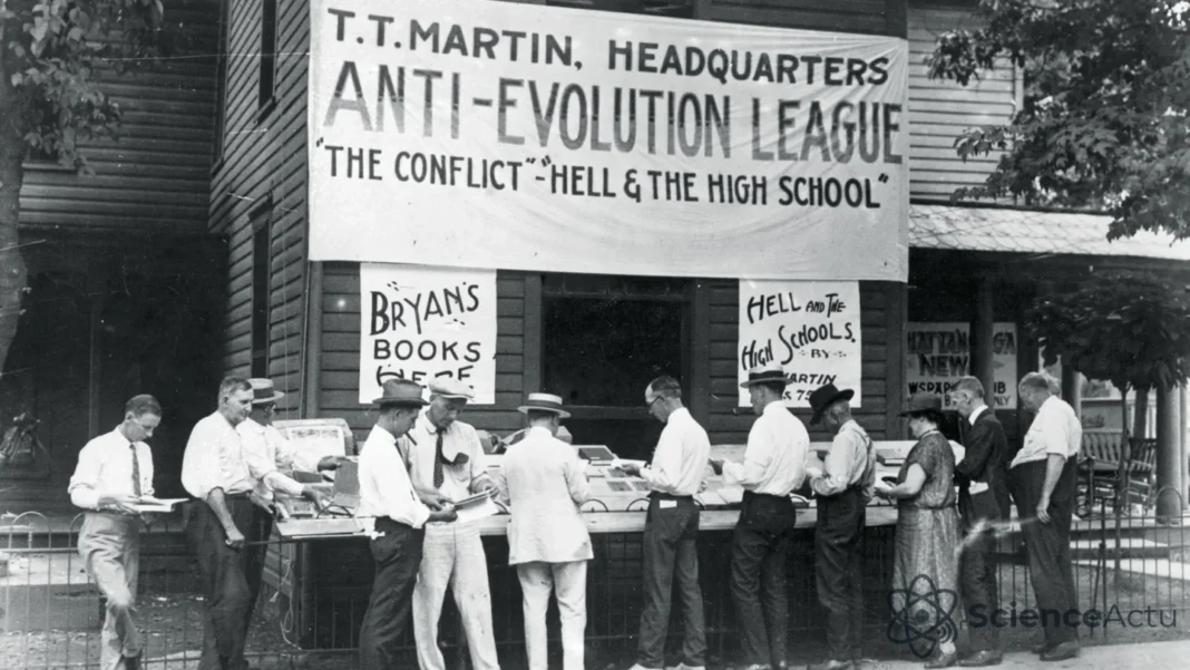 100 ans de lutte contre l’enseignement de l’évolution 100 ans de lutte contre l’enseignement de l’évolution